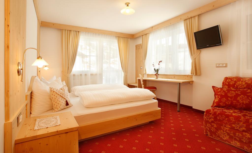Apartments Antines Selva di Val Gardena Chambre photo